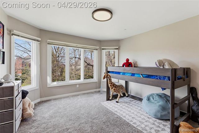 1920 Vinsetta Court, Rochester, MI 48306