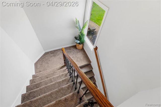 1920 Vinsetta Court, Rochester, MI 48306