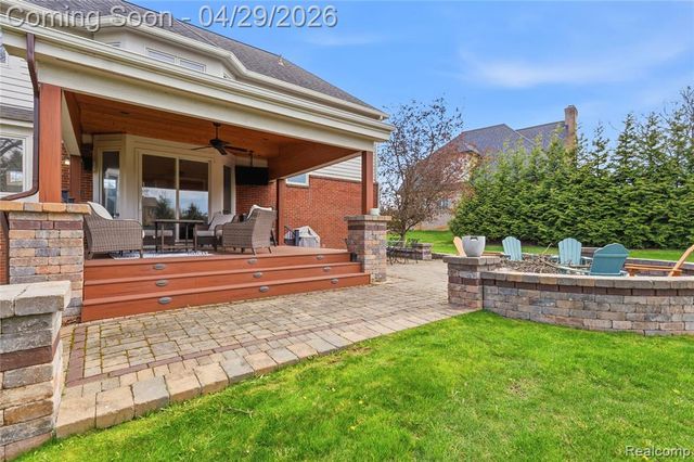 1920 Vinsetta Court, Rochester, MI 48306