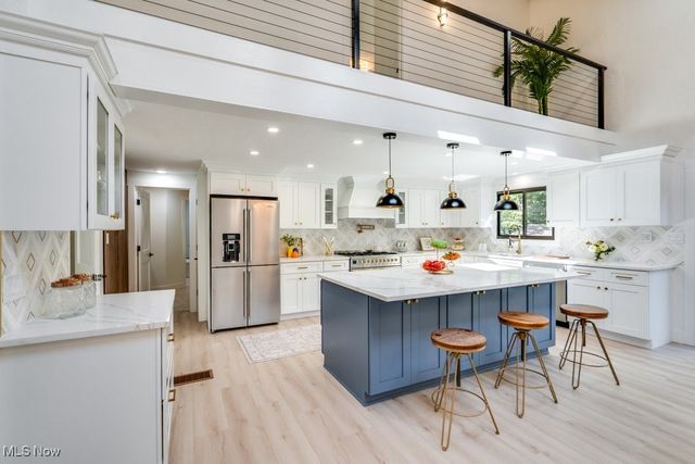 561 Upland Road, Bay Village, OH 44140