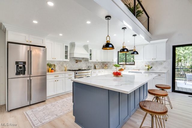 561 Upland Road, Bay Village, OH 44140