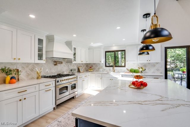 561 Upland Road, Bay Village, OH 44140