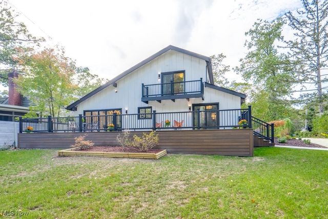 561 Upland Road, Bay Village, OH 44140