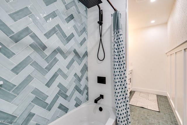 561 Upland Road, Bay Village, OH 44140