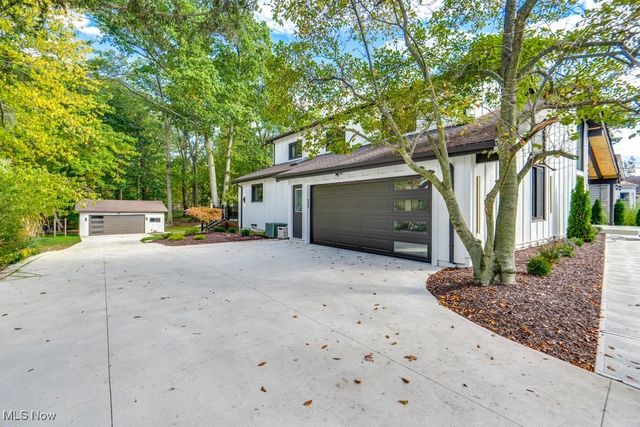 561 Upland Road, Bay Village, OH 44140