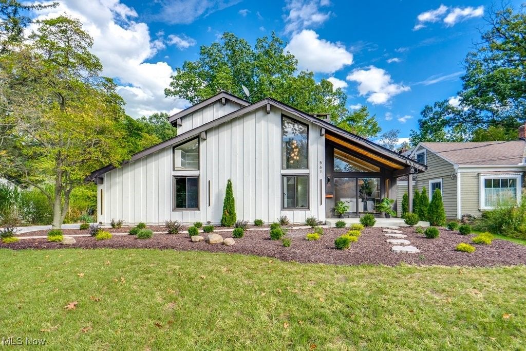 561 Upland Road, Bay Village, OH 44140