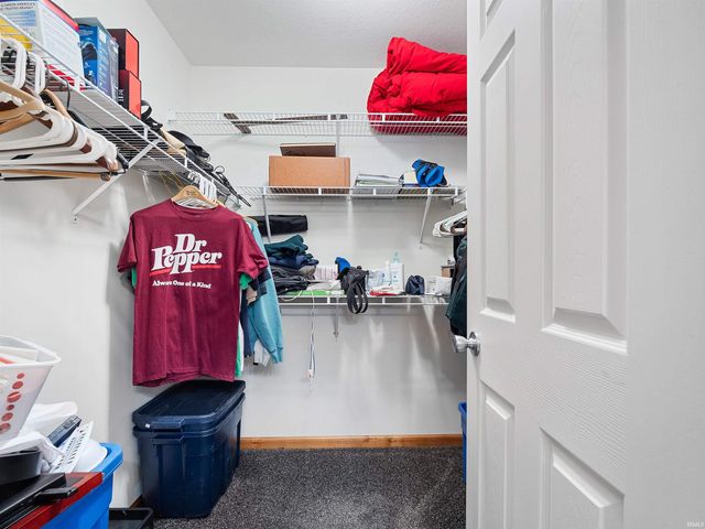 9035 Falcons Run, Fort Wayne, IN 46825