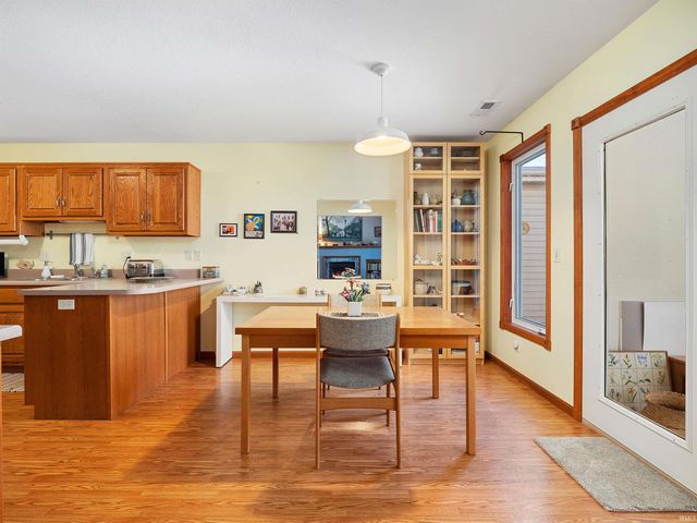 9035 Falcons Run, Fort Wayne, IN 46825