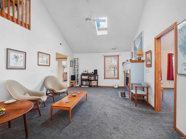 9035 Falcons Run, Fort Wayne, IN 46825