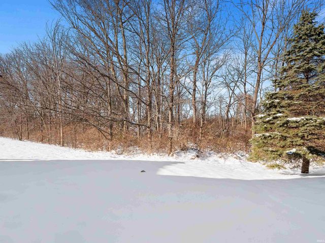 9035 Falcons Run, Fort Wayne, IN 46825