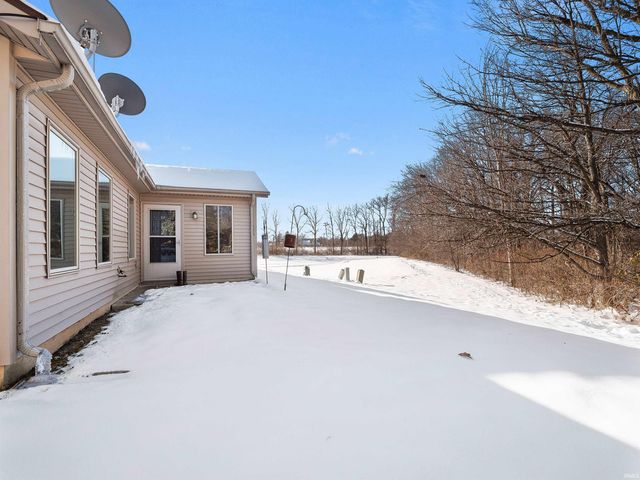 9035 Falcons Run, Fort Wayne, IN 46825