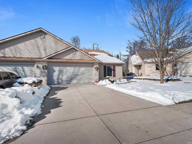 9035 Falcons Run, Fort Wayne, IN 46825