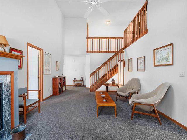 9035 Falcons Run, Fort Wayne, IN 46825