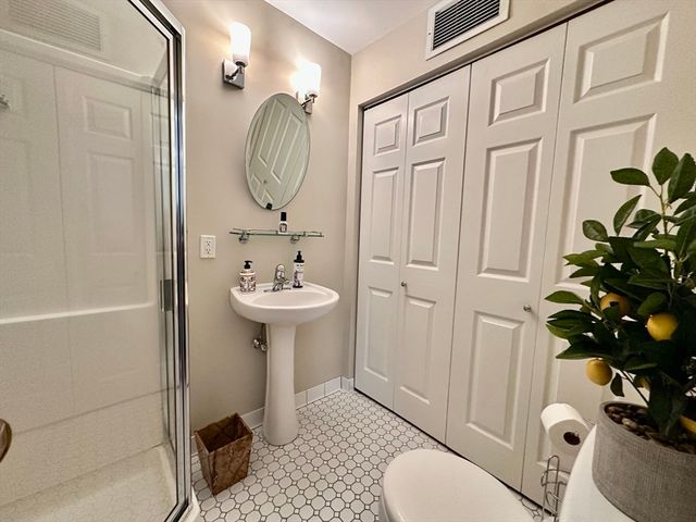 96 Anderer Lane 5, Boston, MA 02132