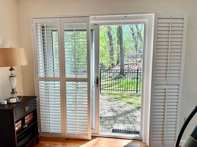 96 Anderer Lane 5, Boston, MA 02132