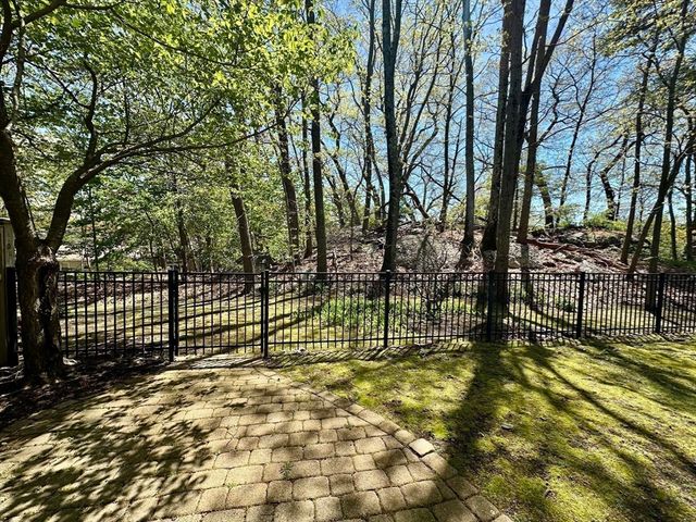 96 Anderer Lane 5, Boston, MA 02132