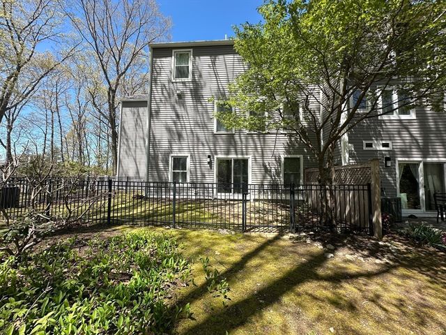 96 Anderer Lane 5, Boston, MA 02132