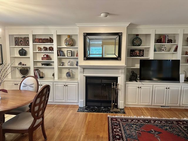 96 Anderer Lane 5, Boston, MA 02132