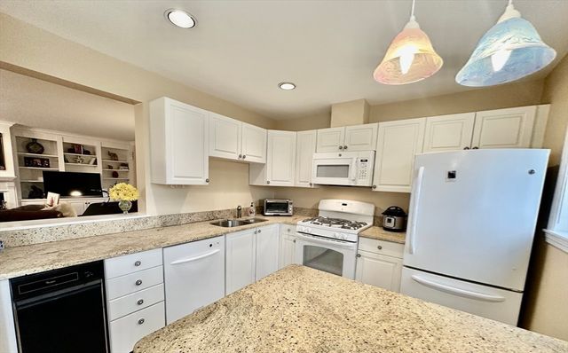 96 Anderer Lane 5, Boston, MA 02132