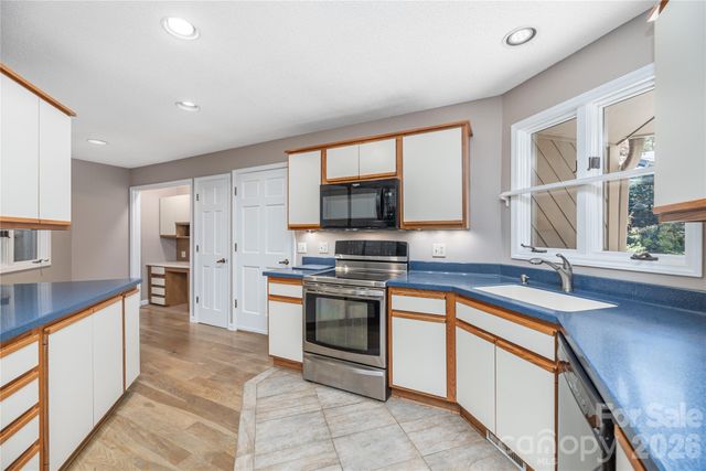 1101 Timber Trail, Asheville, NC 28804