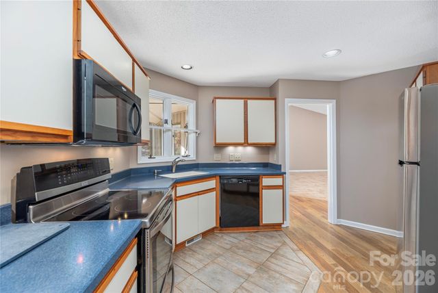 1101 Timber Trail, Asheville, NC 28804