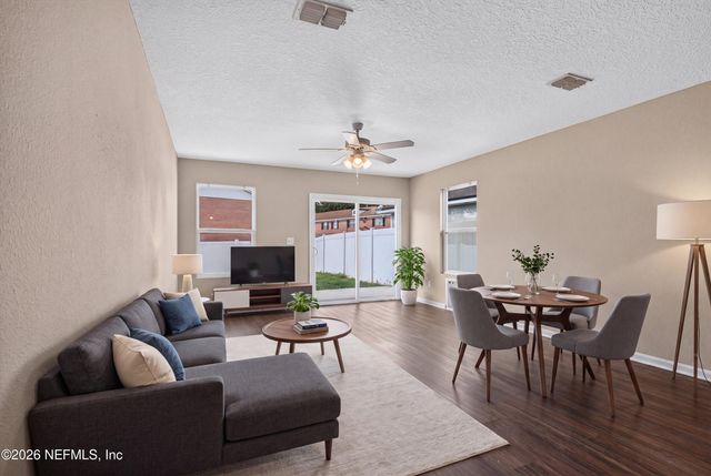7253 TOWNSEND VILLAGE Court, Jacksonville, FL 32277