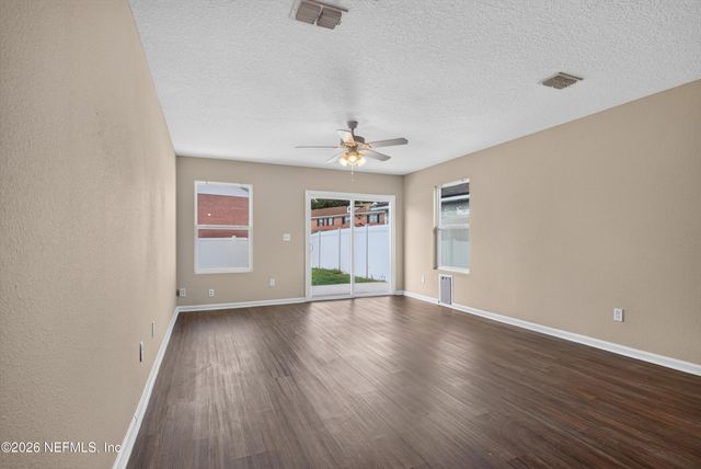 7253 TOWNSEND VILLAGE Court, Jacksonville, FL 32277