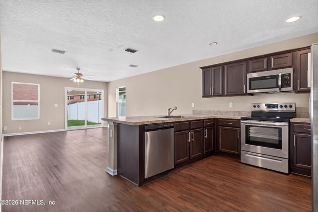 7253 TOWNSEND VILLAGE Court, Jacksonville, FL 32277