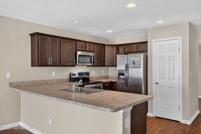 7253 TOWNSEND VILLAGE Court, Jacksonville, FL 32277