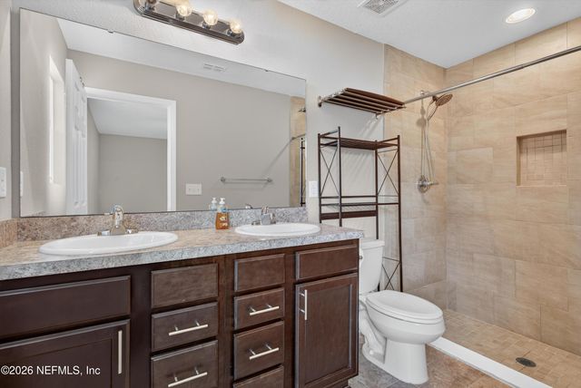 7253 TOWNSEND VILLAGE Court, Jacksonville, FL 32277