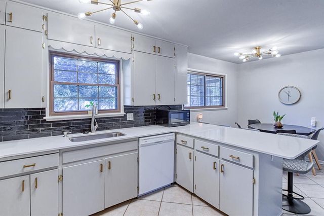 1221 Cruce Street, Norman, OK 73069