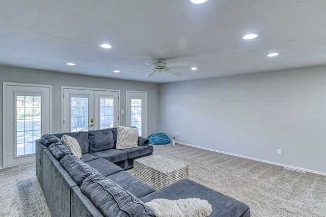 1221 Cruce Street, Norman, OK 73069