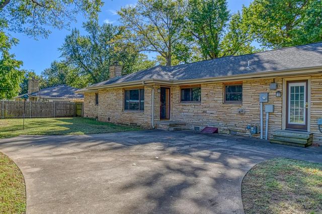 1221 Cruce Street, Norman, OK 73069