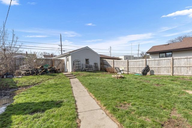 2809 E Armour AVENUE, Milwaukee, WI 53235