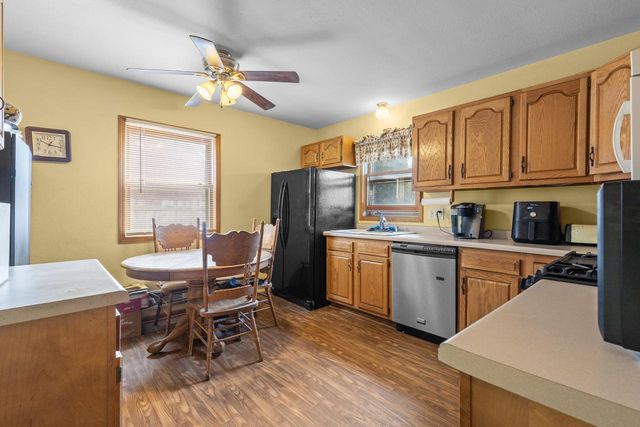 2809 E Armour AVENUE, Milwaukee, WI 53235
