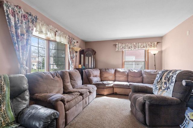 2809 E Armour AVENUE, Milwaukee, WI 53235