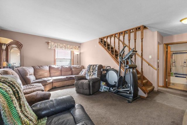 2809 E Armour AVENUE, Milwaukee, WI 53235