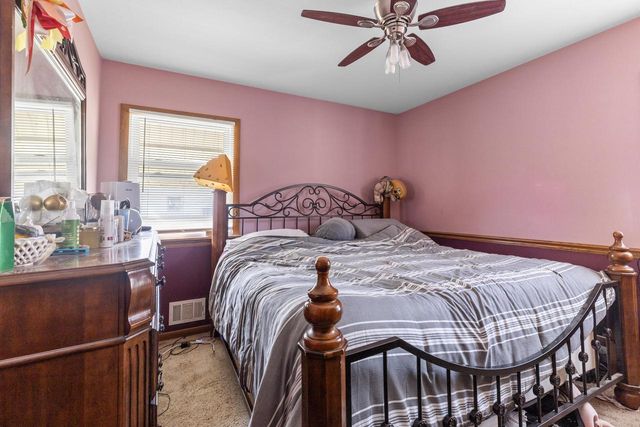 2809 E Armour AVENUE, Milwaukee, WI 53235