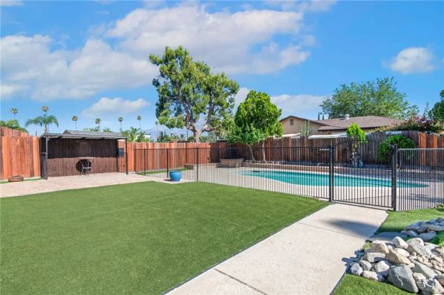 16570 Fairfax Drive, Fontana, CA 92336
