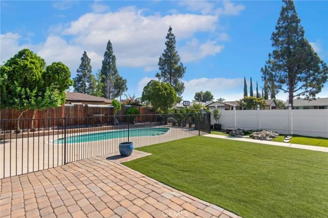 16570 Fairfax Drive, Fontana, CA 92336