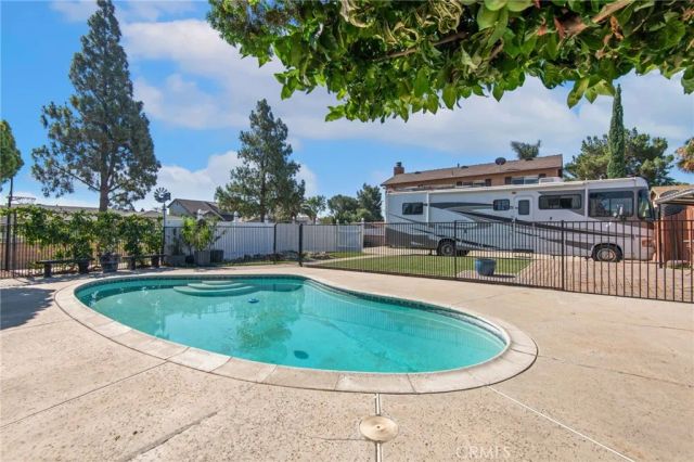 16570 Fairfax Drive, Fontana, CA 92336