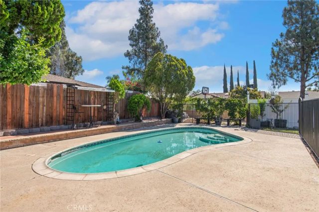 16570 Fairfax Drive, Fontana, CA 92336