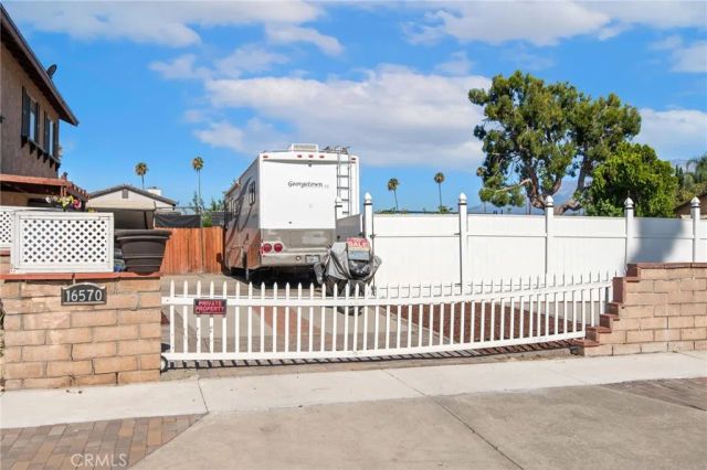 16570 Fairfax Drive, Fontana, CA 92336