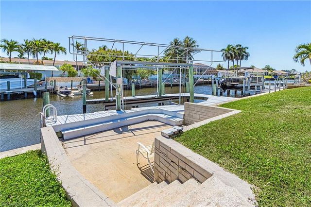 3021 SE 16th PL, Cape Coral, FL 33904