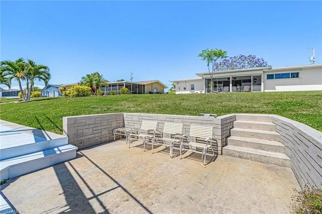 3021 SE 16th PL, Cape Coral, FL 33904