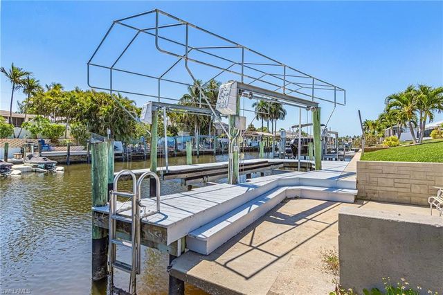 3021 SE 16th PL, Cape Coral, FL 33904