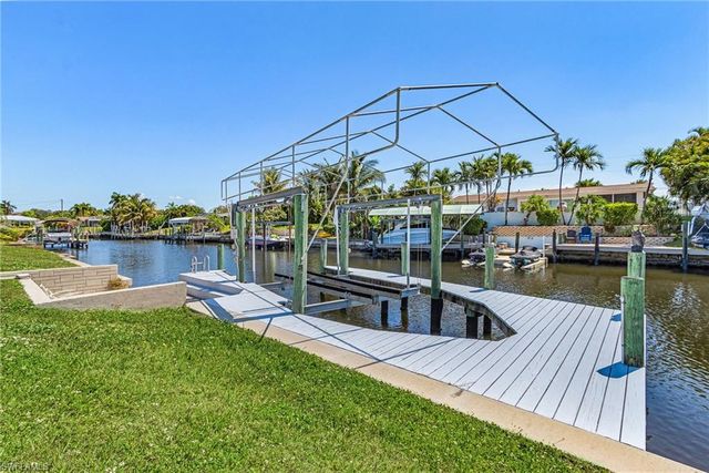 3021 SE 16th PL, Cape Coral, FL 33904