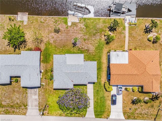 3021 SE 16th PL, Cape Coral, FL 33904