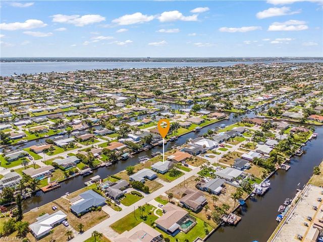 3021 SE 16th PL, Cape Coral, FL 33904