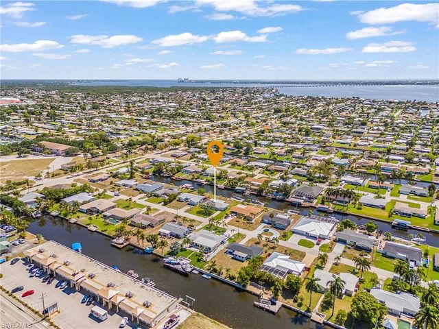 3021 SE 16th PL, Cape Coral, FL 33904